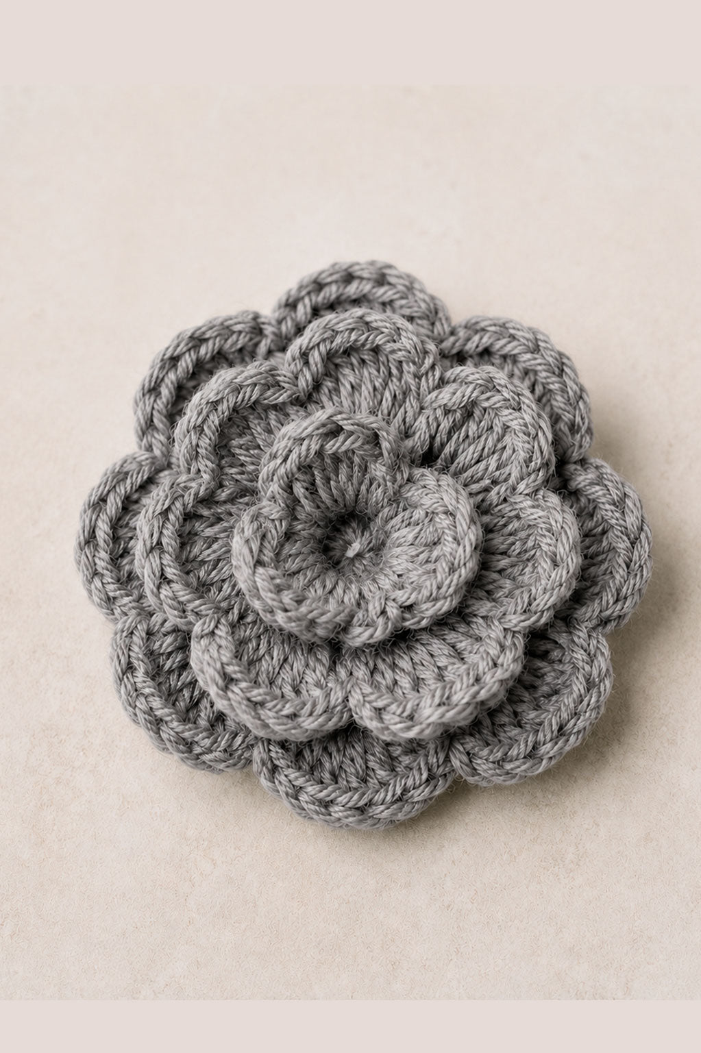 Broche Flor de Crochet Hecho a Mano