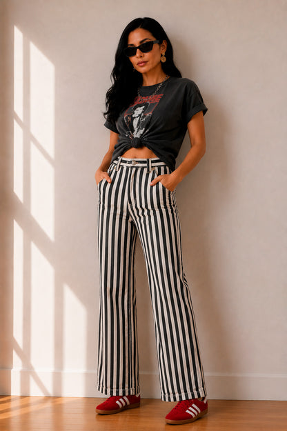Pantalón de rayas verticales blanco y negro