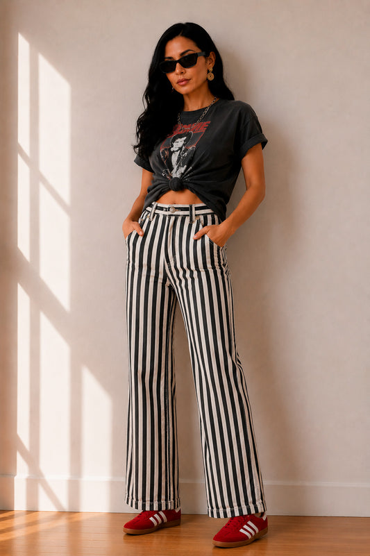 Pantalón de rayas verticales blanco y negro