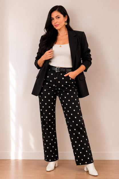 Pantalón negro con puntos blancos
